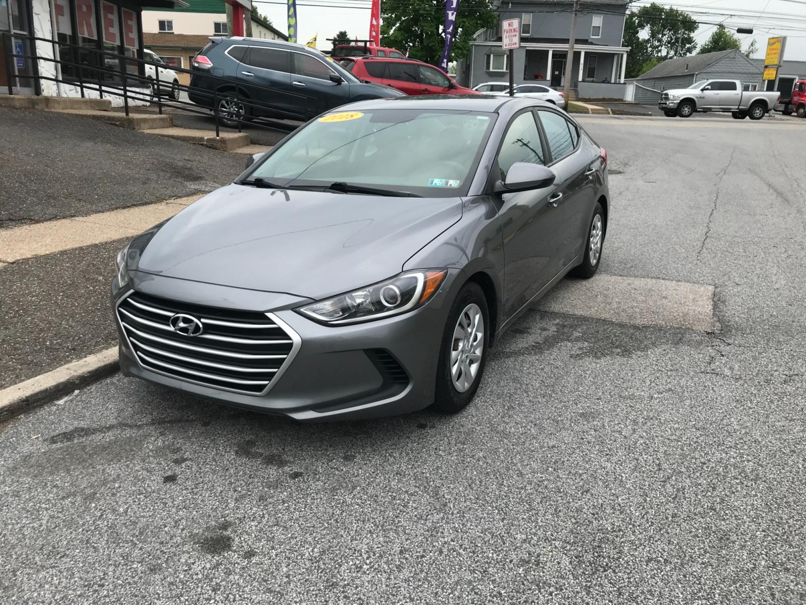 2018 Silver /Gray Hyundai Elantra SE (5NPD74LF3JH) with an 2.0 V4 engine, Automatic transmission, located at 577 Chester Pike, Prospect Park, PA, 19076, (610) 237-1015, 39.886154, -75.302338 - 2018 Hyundai Elantra SE: Great on gas, new PA inspection, SUPER CLEAN, runs LIKE NEW! This vehicle comes inspected and has been given a bumper to bumper safety check. It is very clean, reliable, and well maintained. We offer a unique pay plan that is known for being the easiest and fastest financ - Photo #2